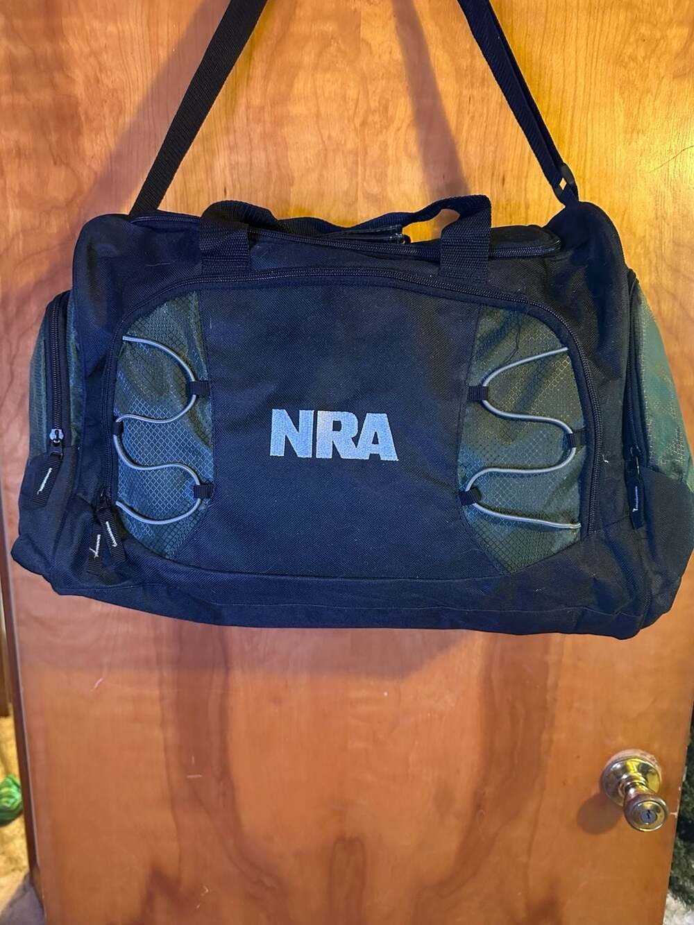 NRA 14 inch Black Duffle Bag VGC